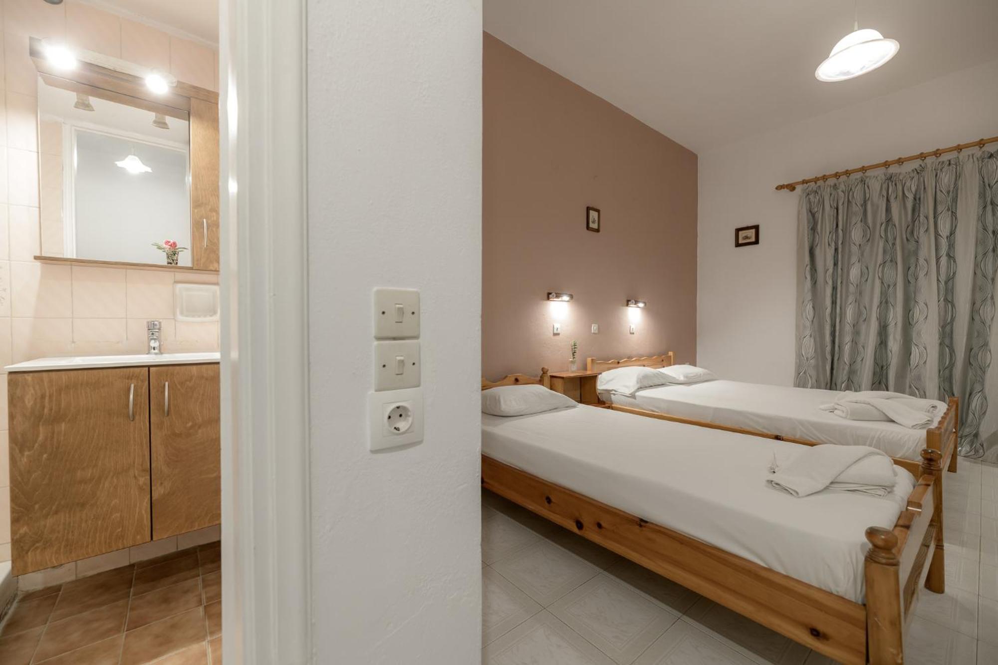 Anthi Studios & Apartments Alykes  Ngoại thất bức ảnh